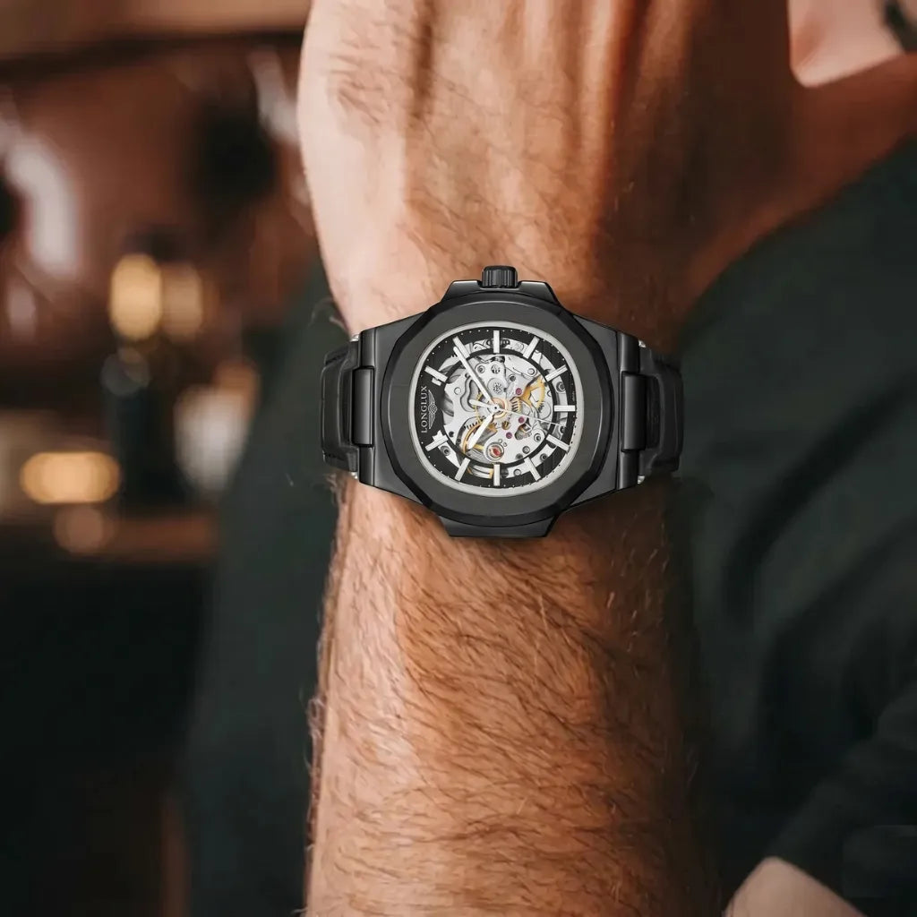 Acabamento dark couro relógio masculino LONGLUX Vanguard Black detalhe