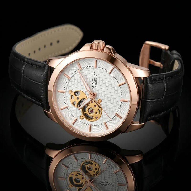 Detalhe do mostrador skeleton branco do relógio masculino automático LONGLUX
