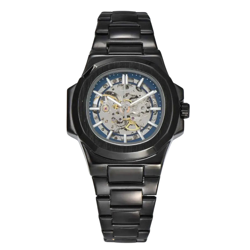 Relógio LongLux Patton Bule Black — relógio preto automático com mostrador esqueleto visto de frente no pulso