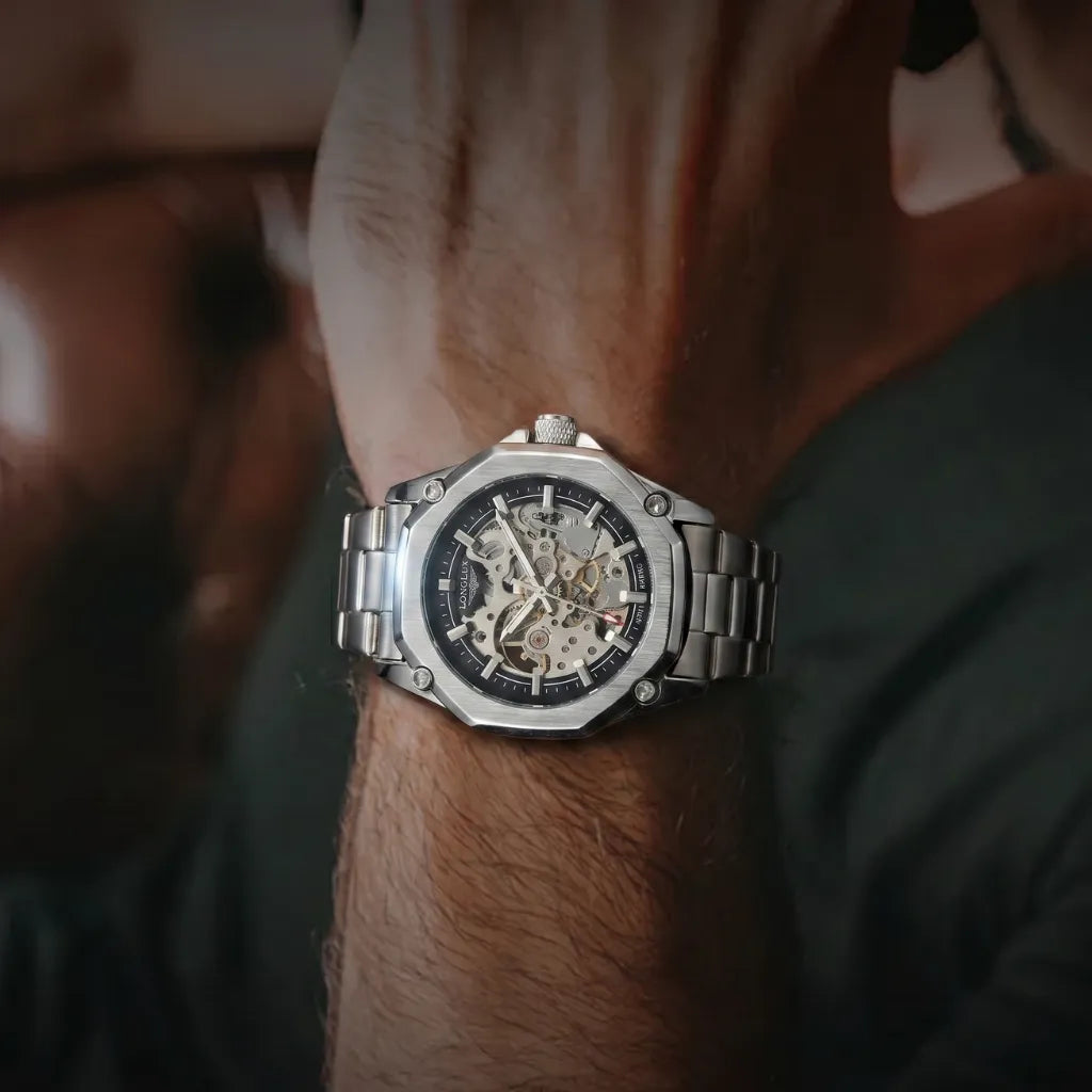 Mostrador transparente dark relógio skeleton LONGLUX 41mm detalhe
